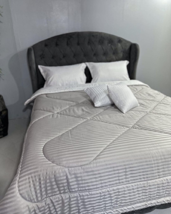 روتختی هتلی سفید و طوسی روشن